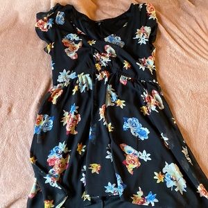 Express flutter sleeve dress size L